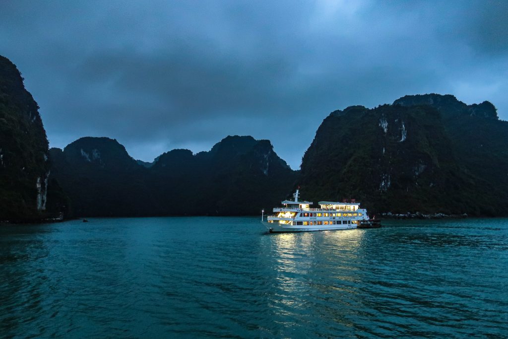 Overnight cruise Halong Bay, Vietnam