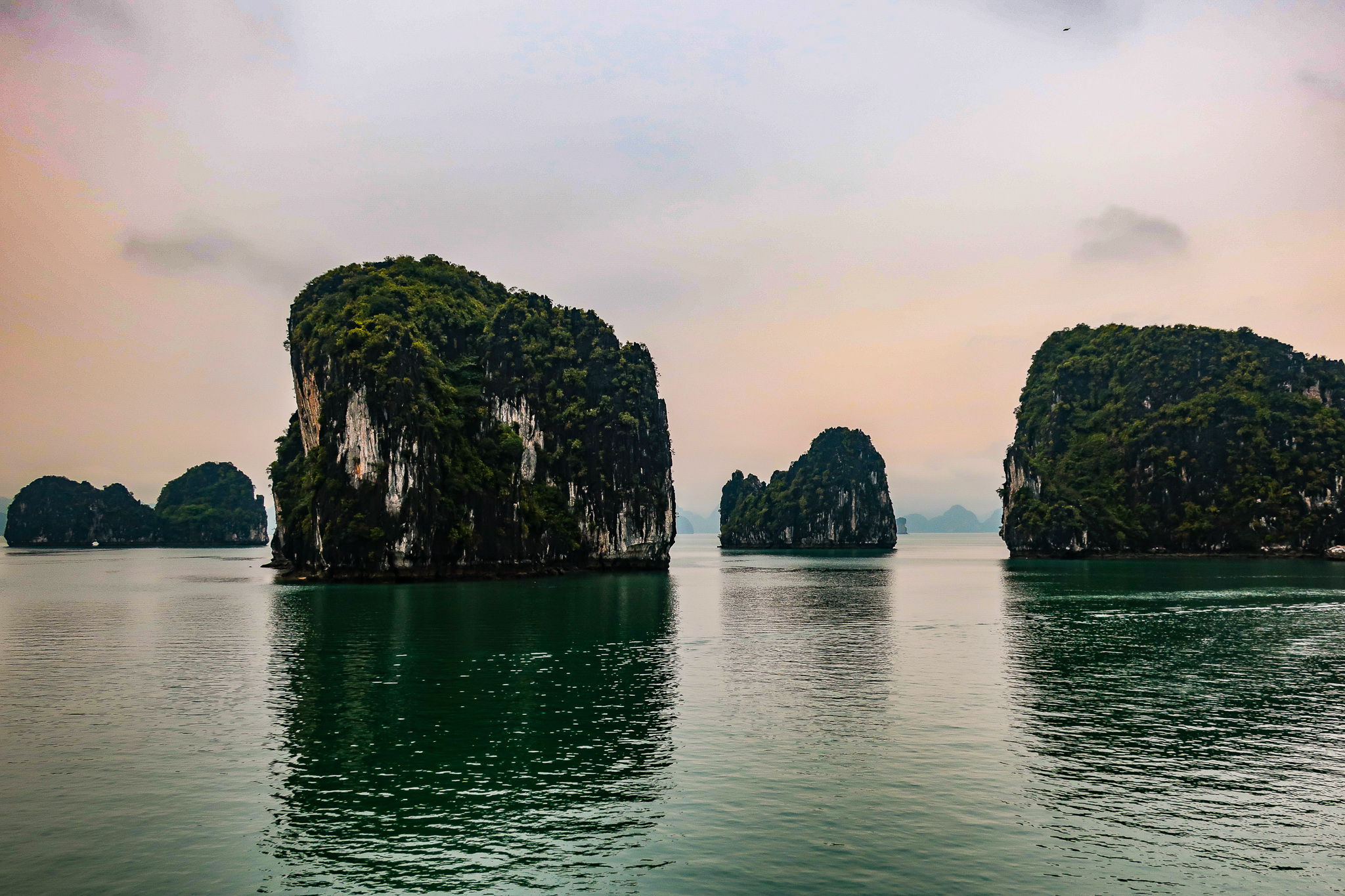 visit-halong-bay-vietnam-but-skip-the-overnight-cruise